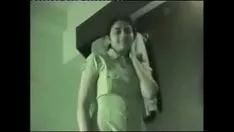 चलाएँ युवा भारतीय जोड़ी घर का बना