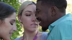 Reproducir Tríada racial con lily lasheik y abella risk