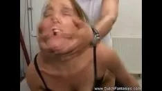 Abspielen Niederländische Milf wird heftig gerammt