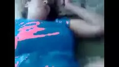 চালান সে যা চায় তা দিতে আমাকে অনুরোধ করে