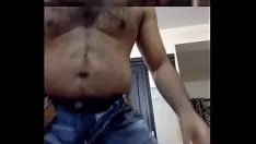 Riproduci Ragazzo indiano dai capelli lisci in cam