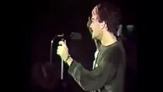 播放 R.e.m - 忍受 1982