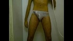 চালান ঝরনা নিচে যুবক