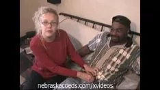 Jouer Noircir sur une triade amateur blonde séparée 2