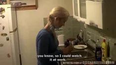 تشغيل هذه المرأة ذات القرون من المنزل هي آلة بسيطة من fucworld-beater امرأة غير محترفة من عبودية المنزل