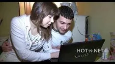 Oynat Kız bilinmeyen biriyle seks yapıyor