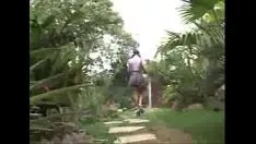 تشغيل الساخنة لاتينا استغل من قبل 2 الرجال