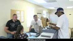 播放 包抄方式支付租金 16