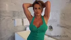Play Bosomy nonprofessional bathe in tub wax of milk river and so fuck in bed
