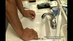 Играть Bigsashay парень трахает рогатую одержимость в банке