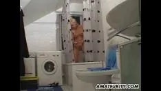 Putar Bosomy nonprofessional girl menghisap dan meniduri kaleng