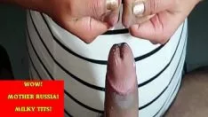 Oynat opak göğüsleri ile titfuck emmek