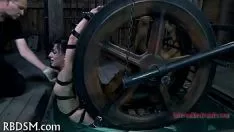 播放 热门玩具 T.对于轴辣妹