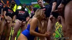 Redare Bosomy blond nikky woolgather da ins risipă în sever copulation