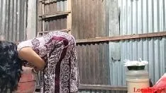 播放 妻子调皮地跟丈夫朋友操