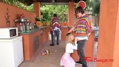 Afspelen Cinco de mayo-vieringen met stiefzus