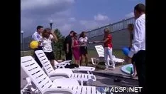 تشغيل هوت شمع الحزب السياسي من النقاط الممزقة المزخرفة والحقائب المزعجة