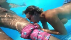Odtwórz Szalony seks basenu z gorącą blond żoną Myą Lane i jej wielki tyłek!