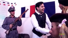 Reproduzir Ecstasy de penetração dupla: MILFs raspados em meias desejam grandes galos