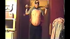 Abspielen Blowjob und Analdemütigung der maskierten Freundin: ungeschnittenes Amateurvideo
