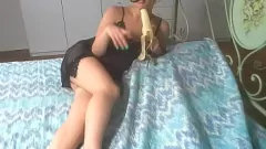 Afspelen Petite Teenie Skinny Jennifer's Wild Banana Blowjob -ervaring