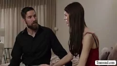 Redare Întâlnirea anală a lui T-Girl Ava Holt cu vitregul drept