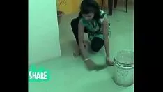 播放 Jabardasti lo chut