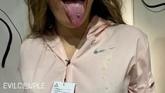 Abspielen Populace Füllbrett Squanderjob wird mit großem Cumstroke auf Nike Parka durcheinander